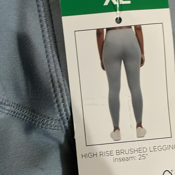 - Danskin woman’s brushed legging - Picture 2 of 3